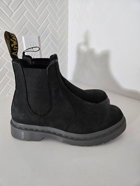 Dr Martens 2976 Chelsea Boots Black Milled Nubuck Grey Sole UK7 US Mens 8 main image 4